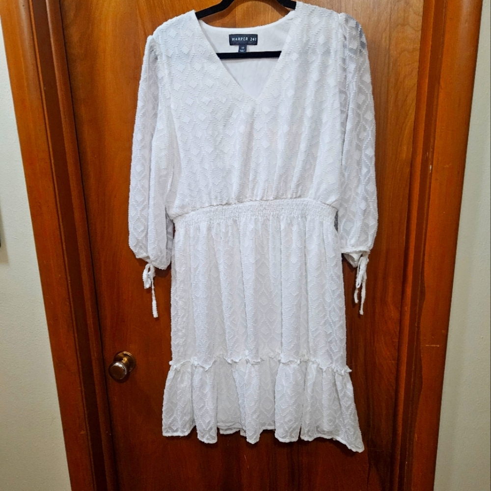 Womens size 10 white mid length dress